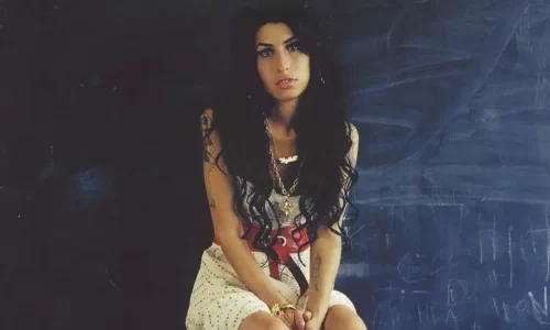 Amy Winehouse - Back To Black Performed Live